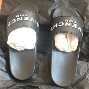 Woman Givenchy Slides these run small !